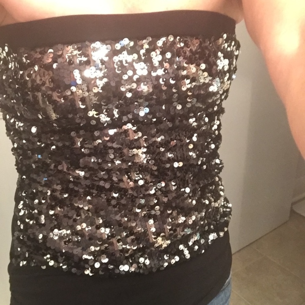 Black sequin strapless top like new